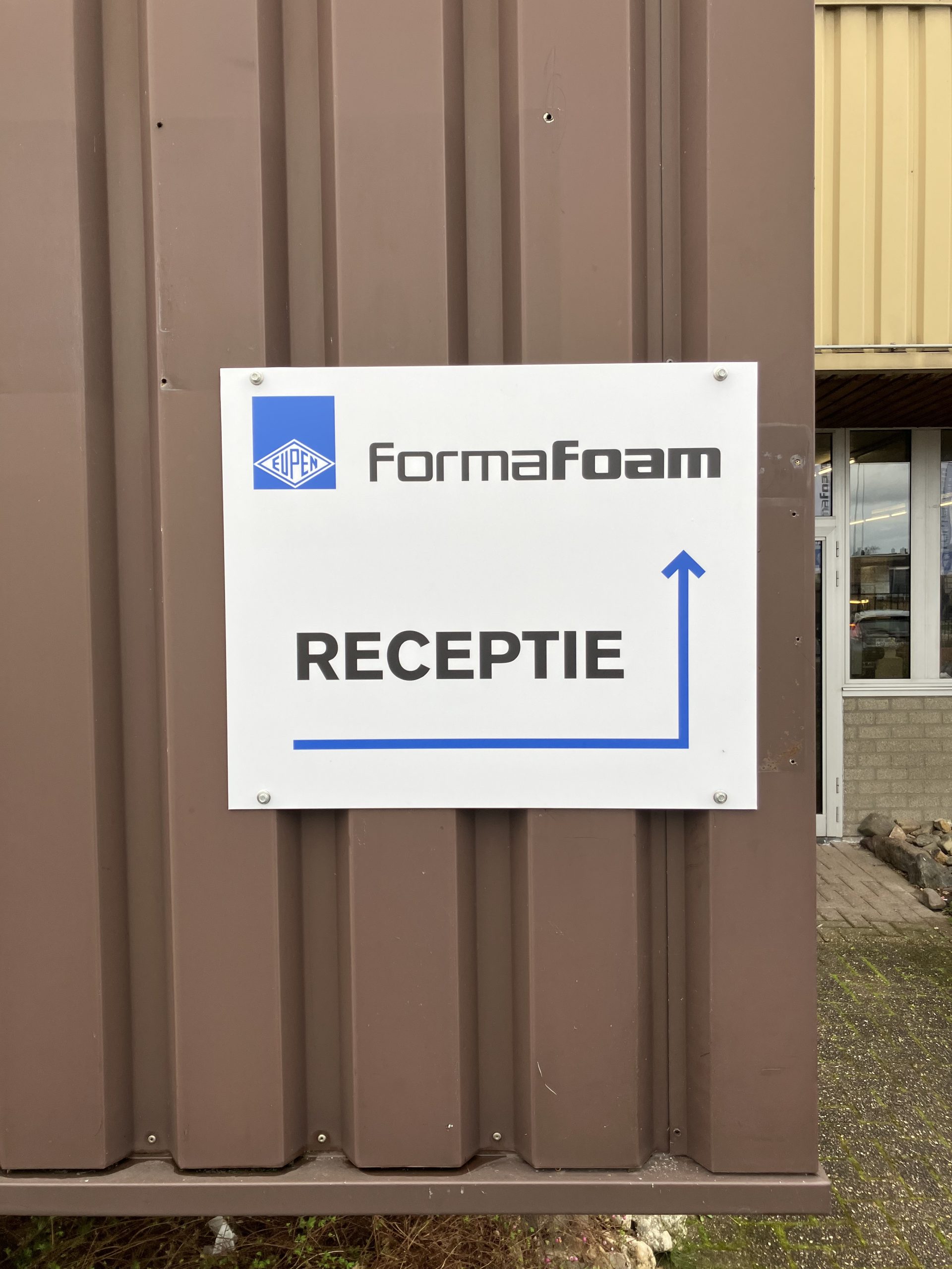 Bewegwijzering Formafoam door VUIZdesign