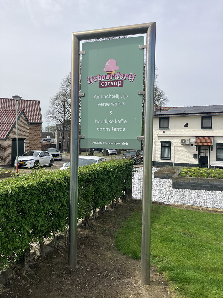 Reclameborden voor ijsboerderij door VUIZdesign1